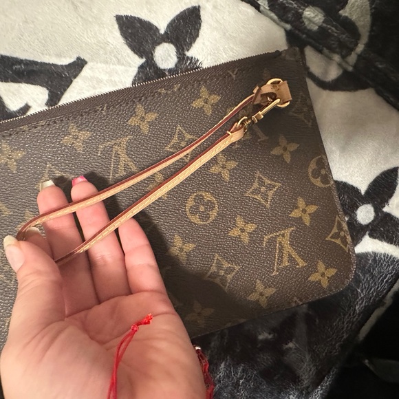 Louis Vuitton never full - Picture 9 of 11